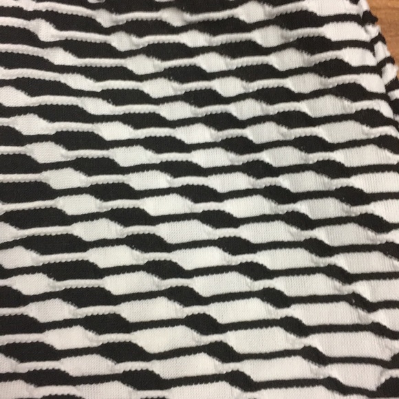 Bar III cute stretchy skirt - Picture 2 of 5